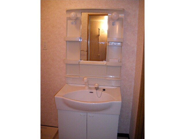 物件内観写真2　(洗面台)