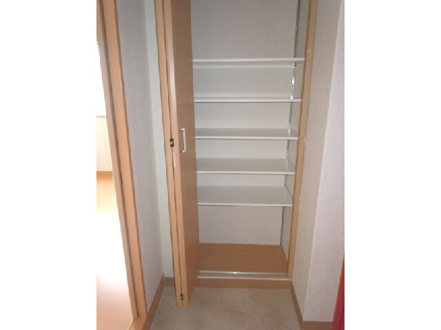 物件内観写真9　(下駄箱)