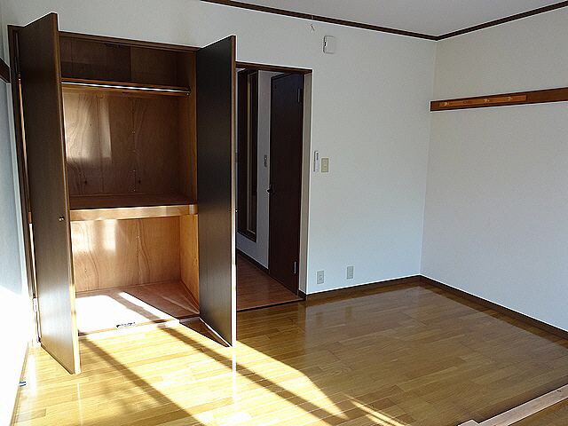 物件内観写真12　(洋室)