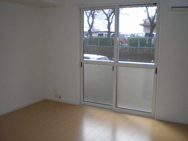 物件内観写真6　(リビング)