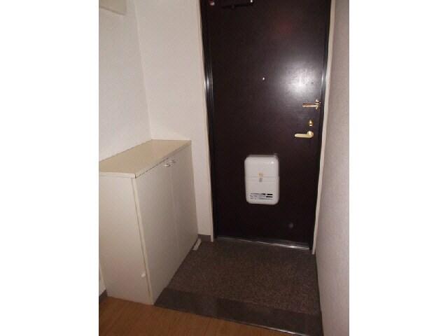物件内観写真13　(玄関)