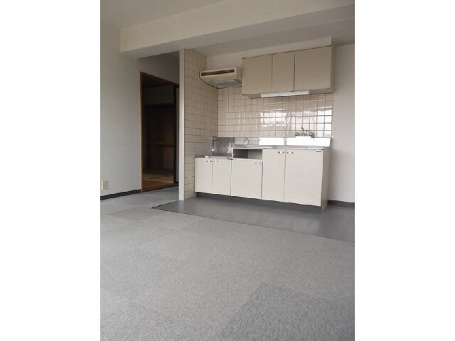 物件内観写真5　(リビング)