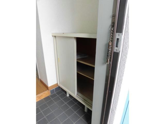 物件内観写真9　(下駄箱)