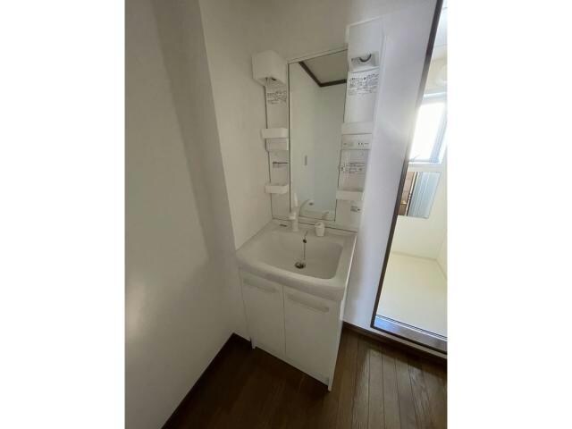 物件内観写真12　(独立洗面台)
