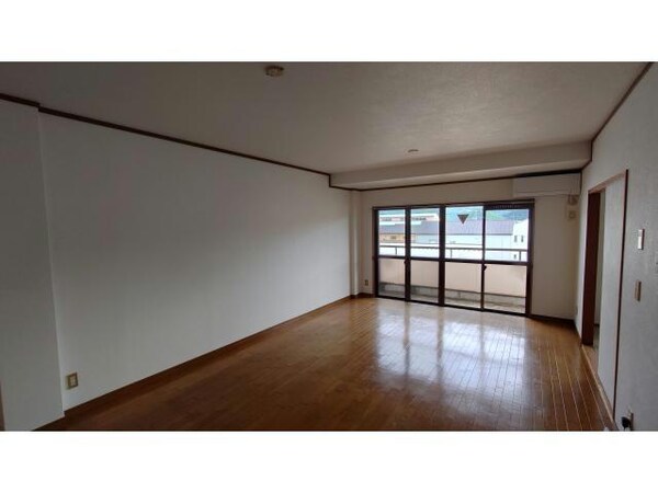 リビングダイニング