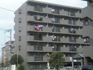 ベルシャイン竹原B棟外観写真