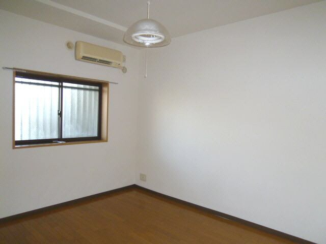 物件内観写真10　(北側洋室)