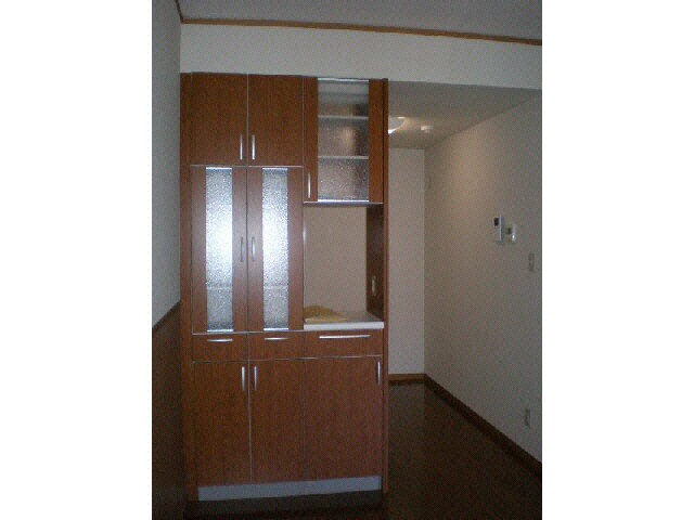 物件内観写真7　(食器棚)