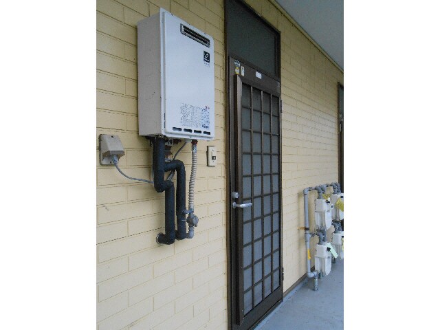 物件内観写真13　(玄関外)