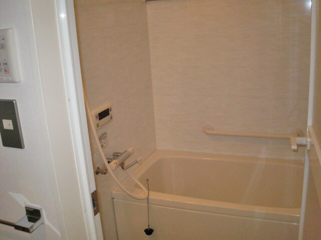 物件内観写真6　(浴室)