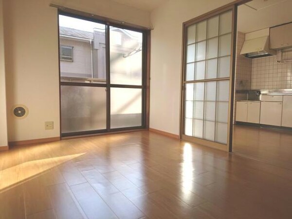 居室(南側洋室)