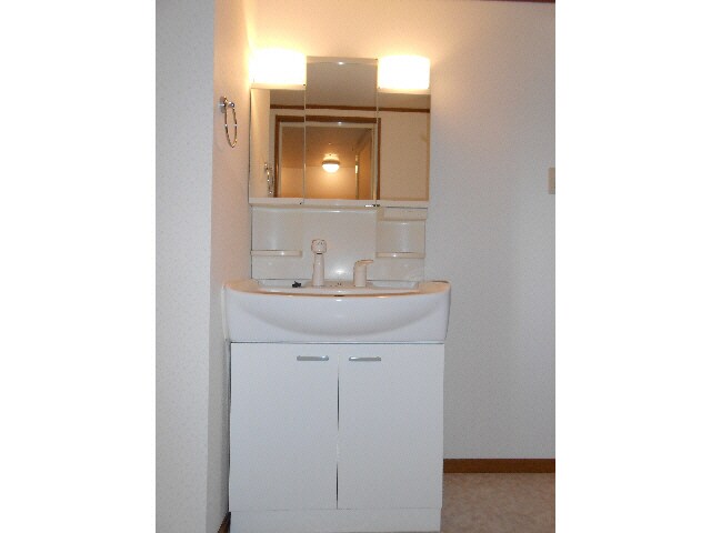 物件内観写真6　(洗面台)