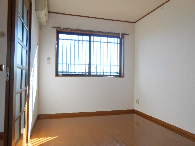 物件内観写真11　(洋室)