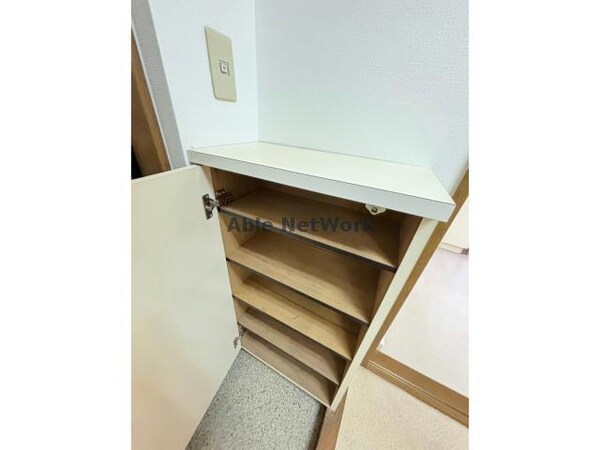 玄関回り(※103同型写真)
