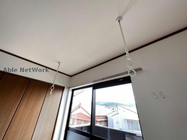 物件内観写真16　(室内物干し付き)