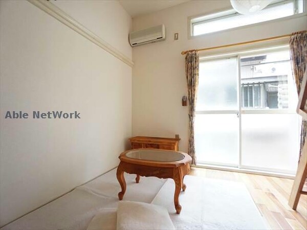 居室(同型写真)