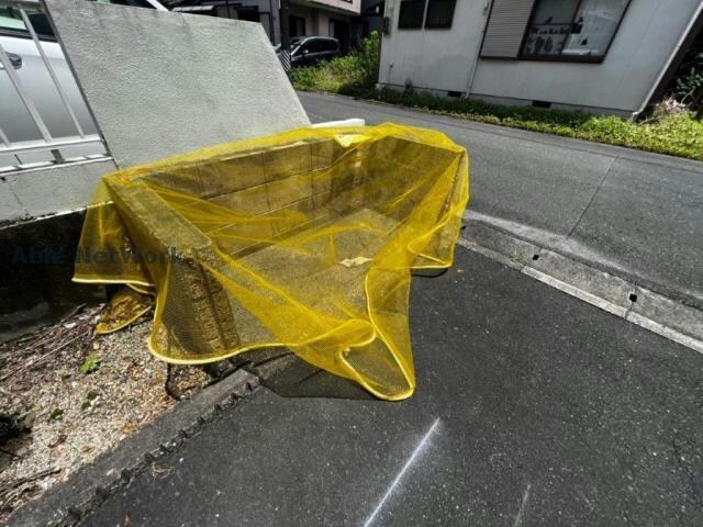 物件外観写真6　(敷地内ゴミ捨て場)