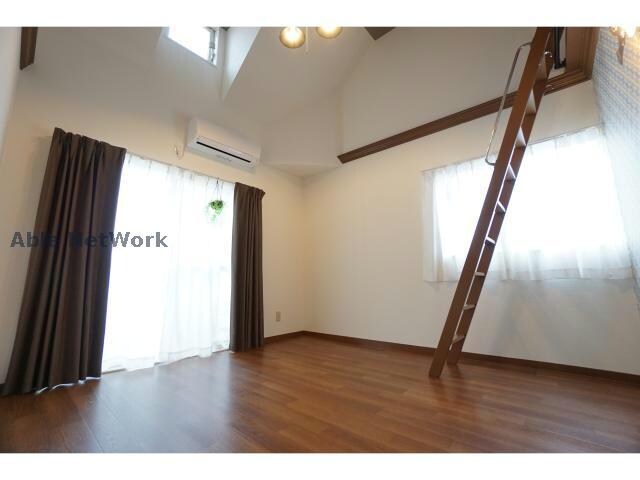 物件内観写真4　(最上階角部屋)