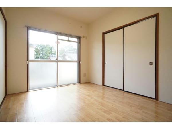 居室(同型写真)