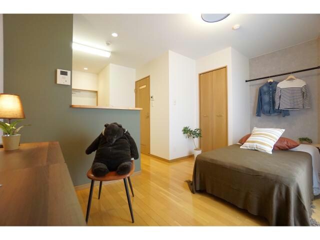 物件内観写真4　(家具家電付きルーム)