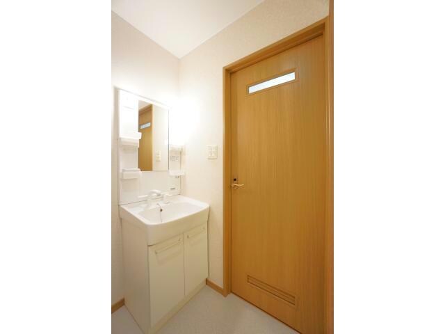 物件内観写真9　(独立洗面台)