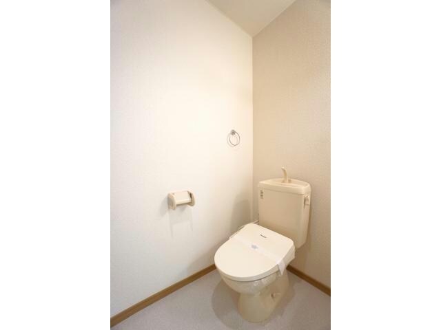 物件内観写真11　(温水洗浄便座)