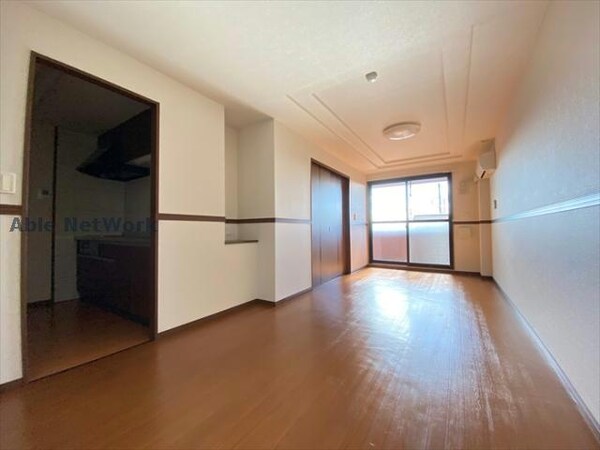 リビングダイニング