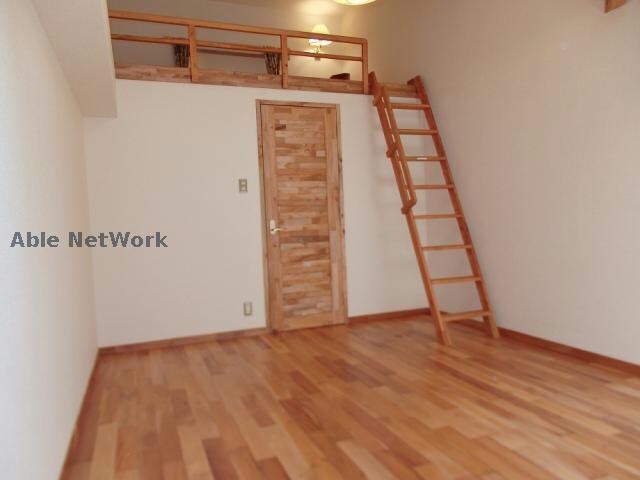 物件内観写真16　(2F洋間※同型タイプ)