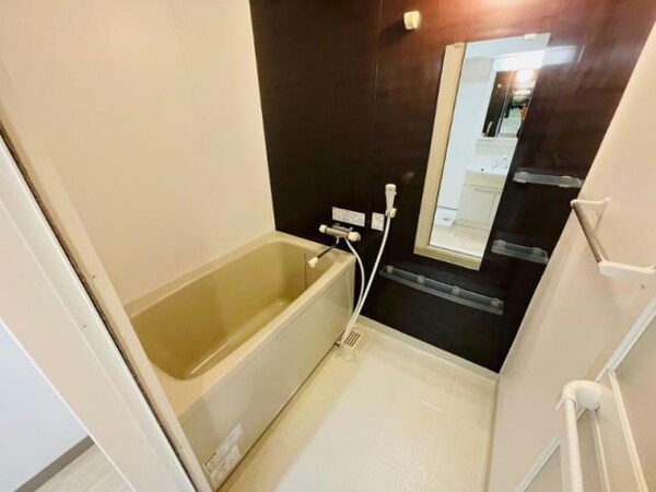 バス／シャワールーム等(※同型・現況優先)