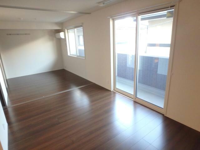 物件内観写真7　(同型　現況優先)