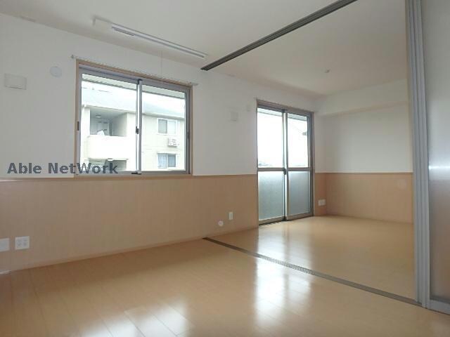 物件内観写真4　(※同型反転・現況優先)