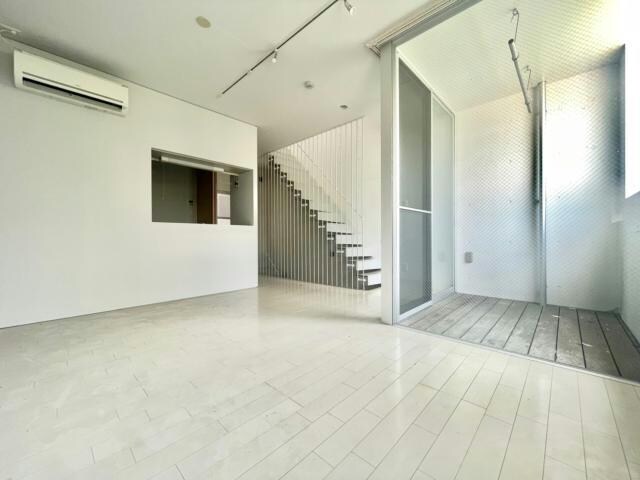 物件内観写真3　(同型　現況優先)