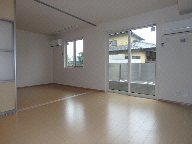 物件内観写真6　(同型モデル・現況優先)