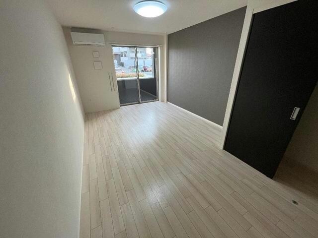 物件内観写真4　(同型　現況優先)