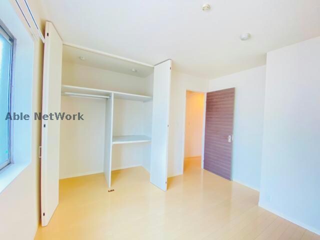 物件内観写真3　(同型反転　現況優先)