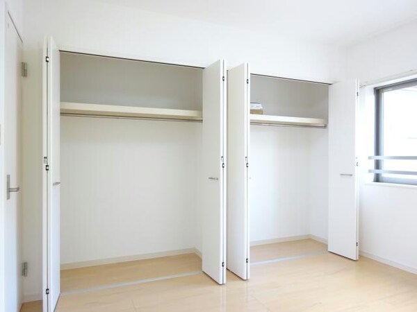 収納(間取り反転部屋参考写真)