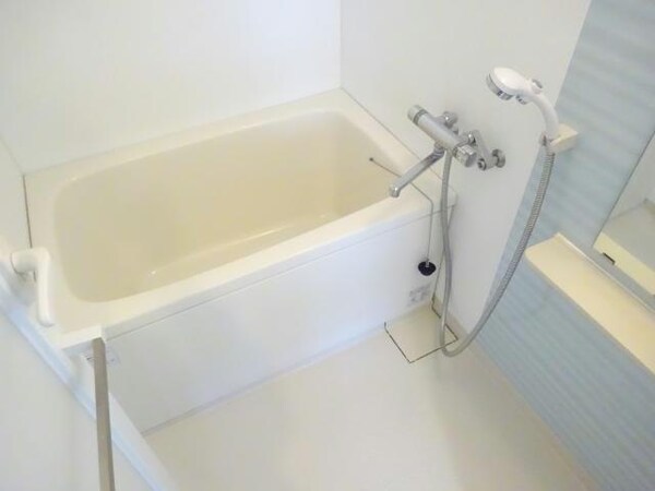 バス／シャワールーム等(間取り反転部屋参考写真)