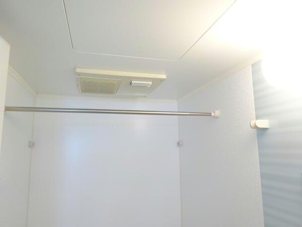 バス／シャワールーム等(間取り反転部屋参考写真)