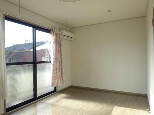 物件内観写真3　(別室参考写真)