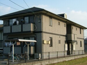 ネオコーポリラ外観写真