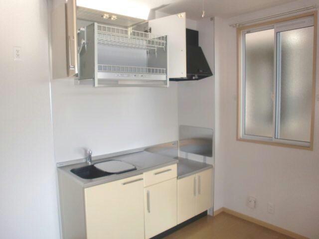 物件内観写真12　(スライドタイプの収納で出し入れ楽々♪)