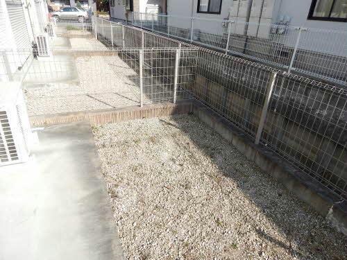 物件内観写真13　(南向きのバルコニーで日当たり良好です)