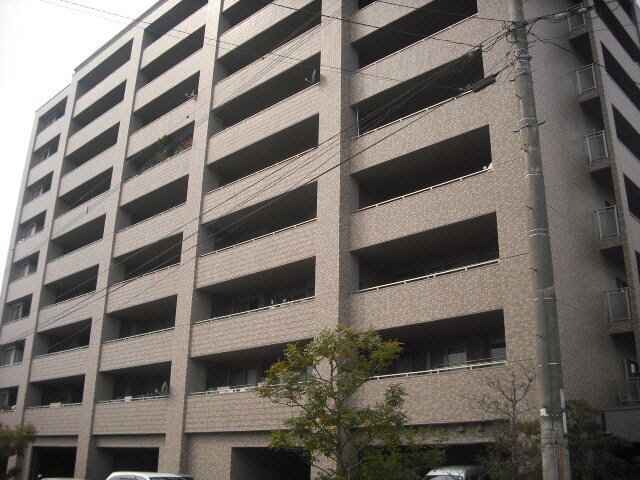 サーパス天神の森１番館の物件外観写真