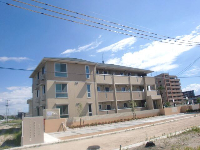 アダージョⅢの物件外観写真