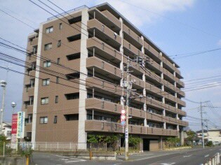 エイルヴィラアバンリベール八戸溝の物件外観写真