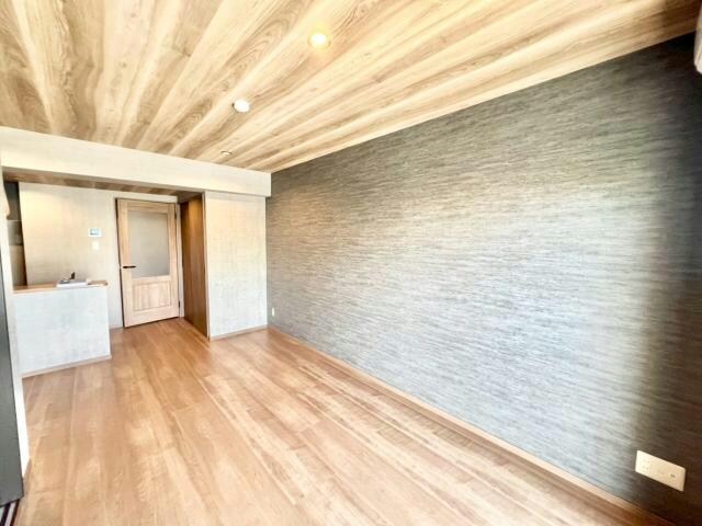 物件内観写真8　(反転間取)