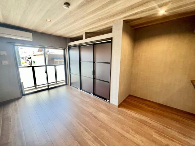 物件内観写真10　(反転間取)