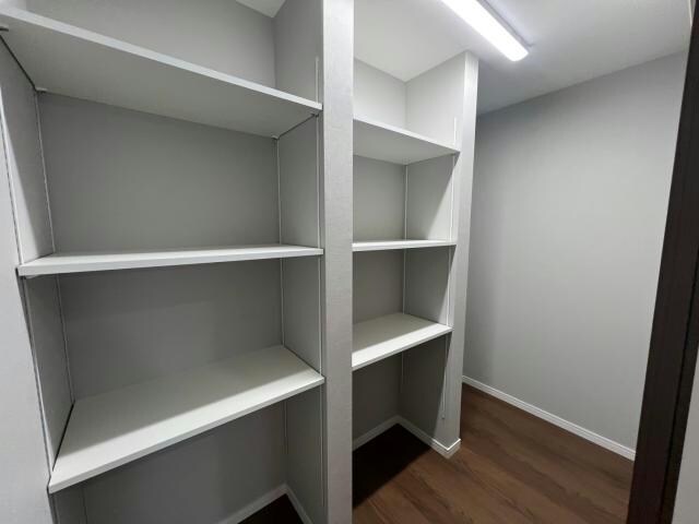 物件内観写真21　(パントリー)