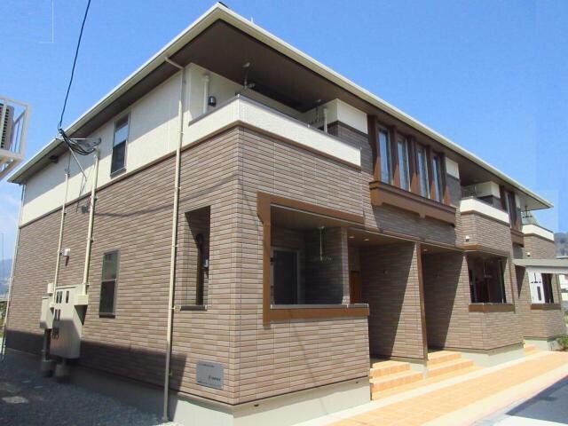 クレメント大和Ⅱの物件外観写真