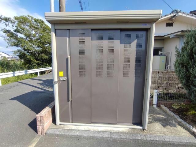 物件外観写真4　(ゴミ置場)